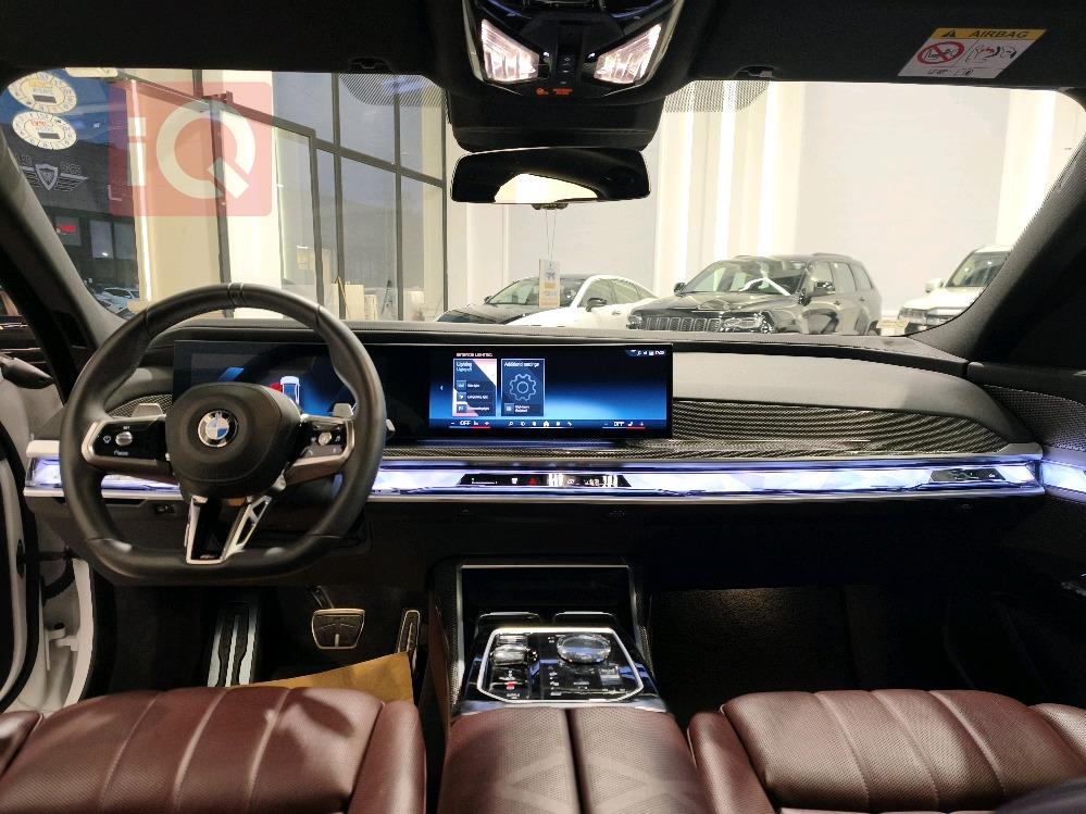 بي ام دبليو الفئة 7